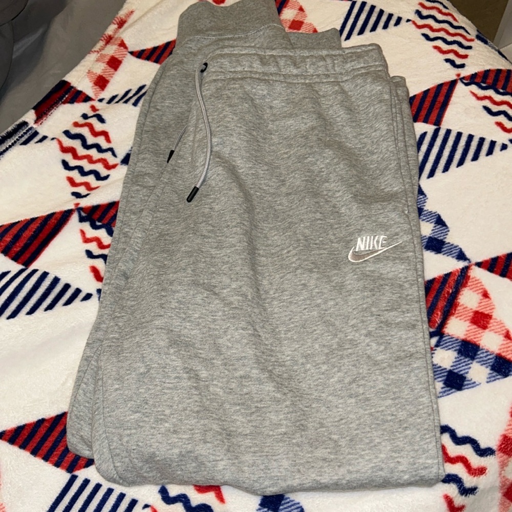 Gray Nike sweatpants